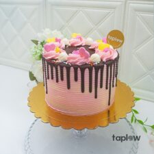 Pink Heart Delight Cake