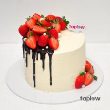 Chocolate Strawberry Cake - 1.5 Kg