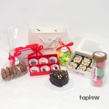 Chocolate Bar Heart Shape Cake & Sweets Gift Set
