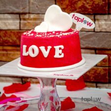 Love in Red Cake