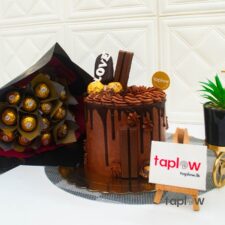 Ferrero & Drip Cake Delight