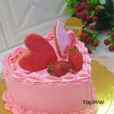 Strawberry Love Cake
