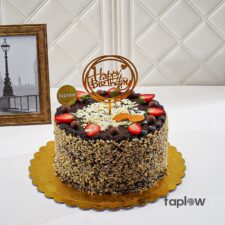 Golden Crunch Celebration Cake - 1.5 Kg