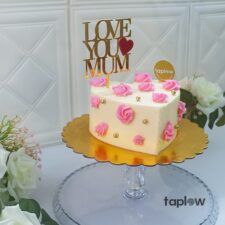 Mum’s Pretty Heart Cake