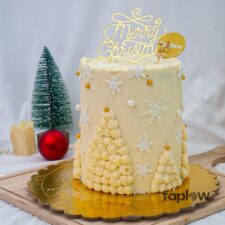 Snowflake Sonata Christmas Cake - 1.5 kg